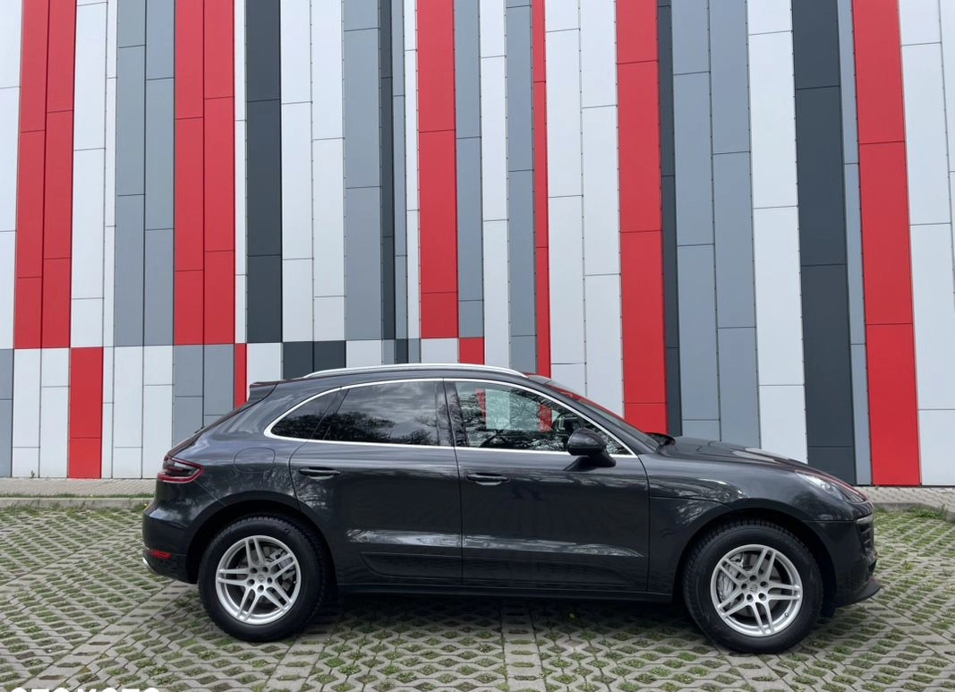 Porsche Macan cena 165900 przebieg: 98600, rok produkcji 2017 z Kisielice małe 191